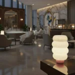 ⁦מנורת שולחן מעוצבת מקולקציית קומו - דגם כוורת⁩ – תמונה ⁦3⁩