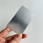 כרטיס ביקור NFC יוקרתי ממתכת NTAG215 – גימור כסף מוברש